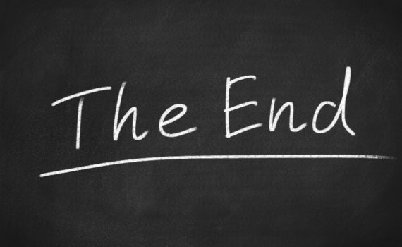 The End written on a blackboard in chalk and underlined showing that support for Microsoft 2013 is ending and SMEs need to consider their options.